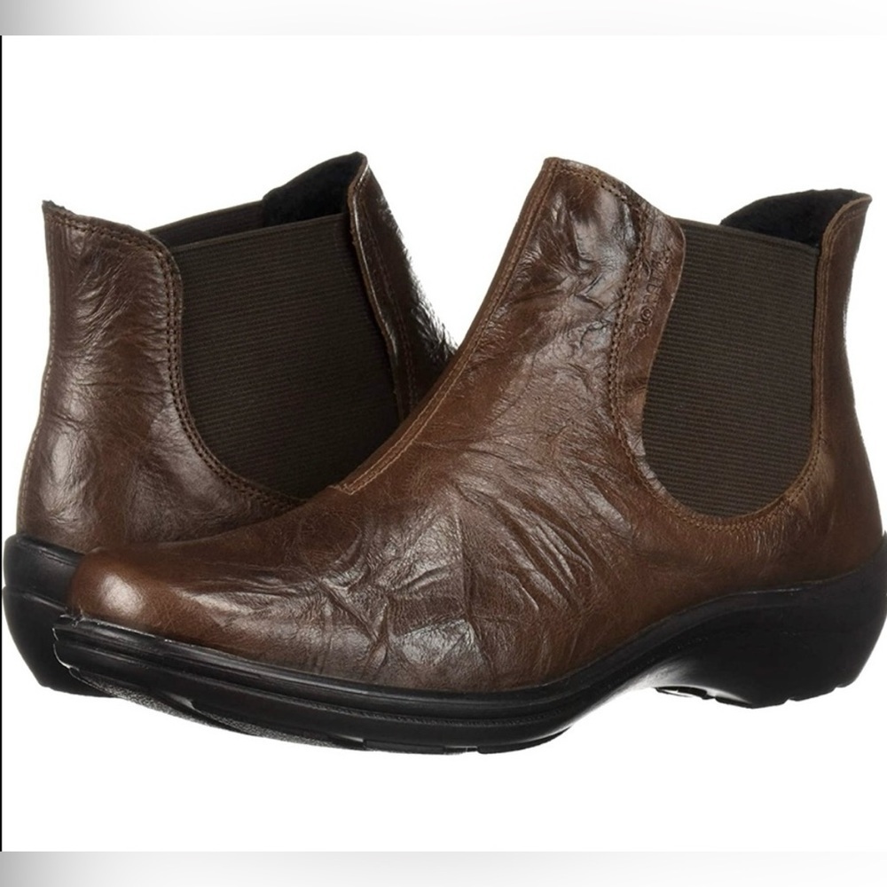 Brand new Romika distressed leather ankle boots